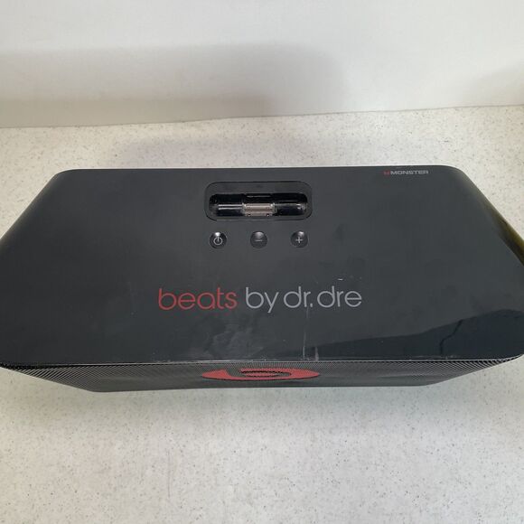 Beats by Dr. Dre Beatbox iPod Speaker - Picture 3 of 7